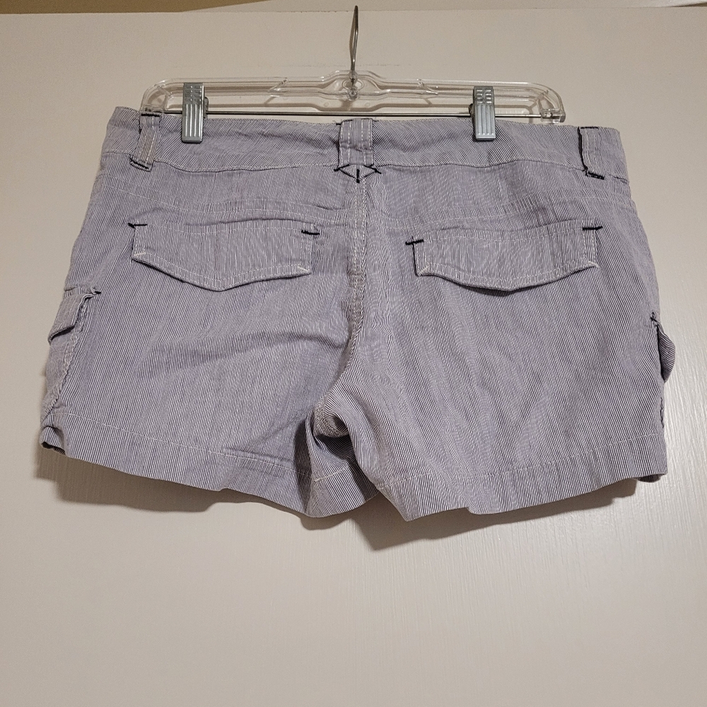 Women's Ubfree shorts, size 11, demin stripes - Picture 6 of 10